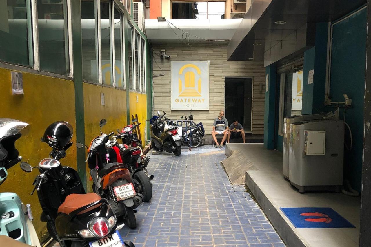 Oyo 1146 Paris In Bangkok Hotel Exterior foto